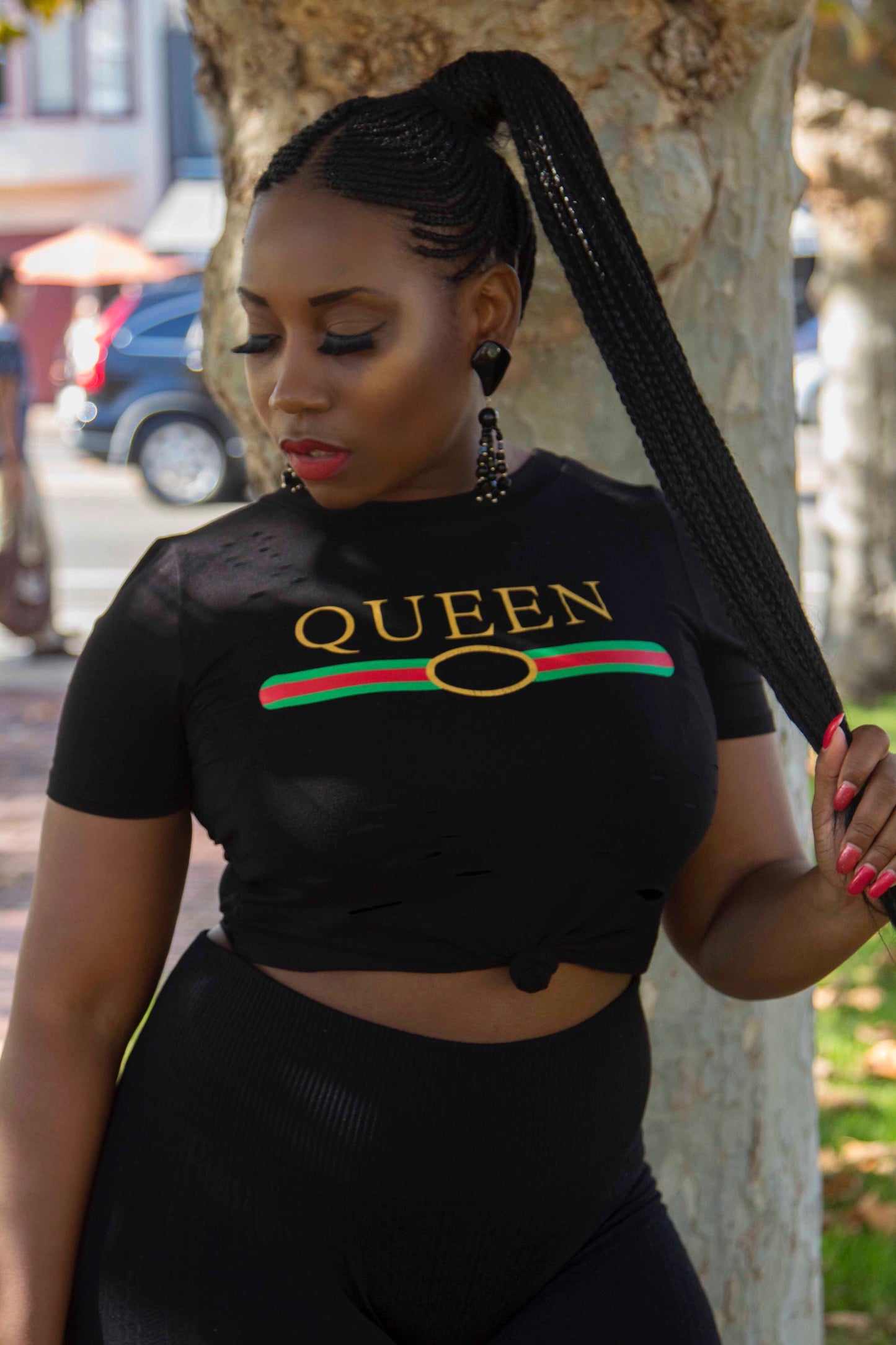 ๐ธ๐พ Distressed Queen Tee ๐ธ๐พ