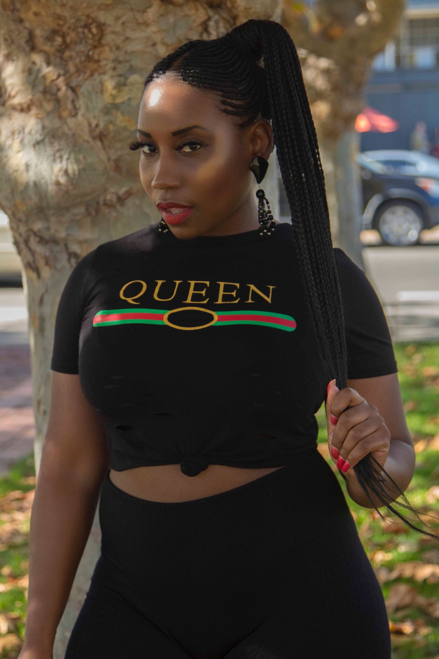 ๐ธ๐พ Distressed Queen Tee ๐ธ๐พ